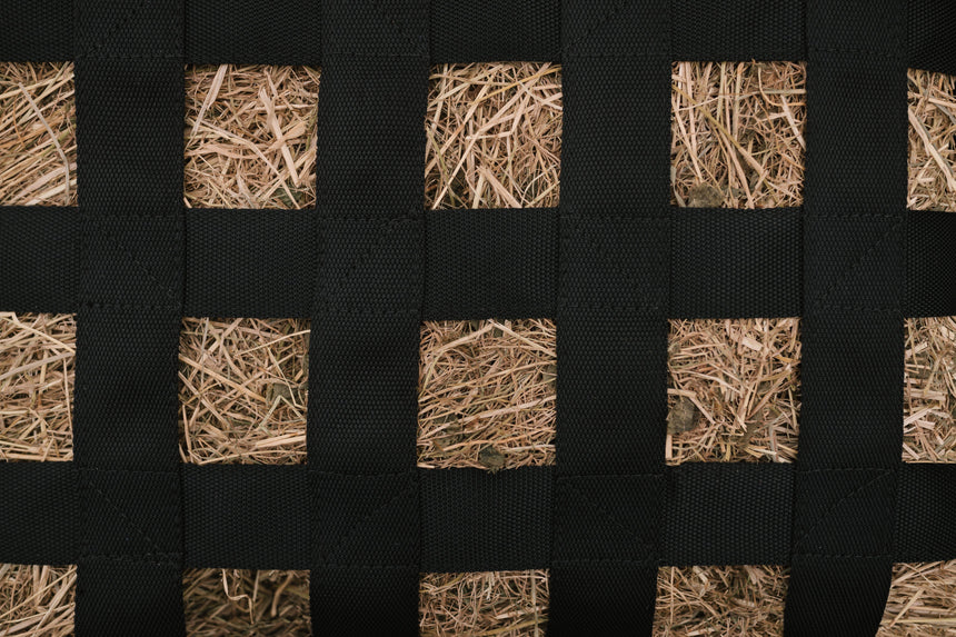 BeauBin hay feeder for horses - 7cm hole webbing hay net