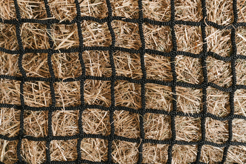 BeauBin hay feeder for horses - 5cm hole knotless hay net